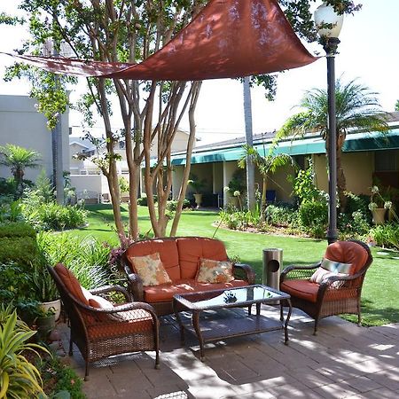 Hotel Pacific Garden Gardena Exterior photo